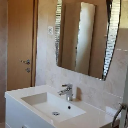 Rustika Feriehus Drvenik Mali