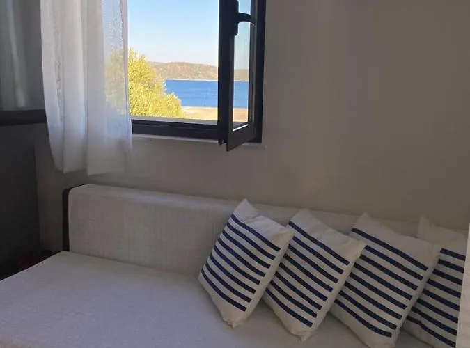 Rustika * Mali Drvenik