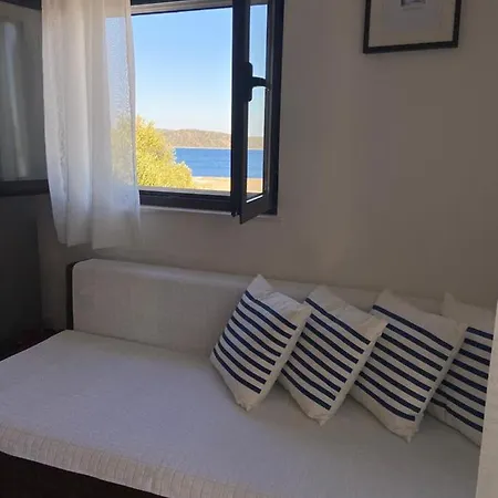 Rustika * مالي درفينيك