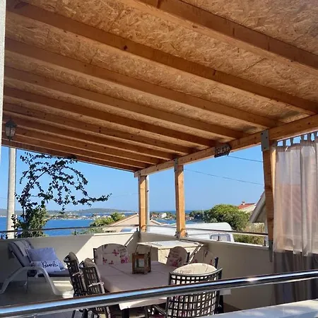 Rustika مالي درفينيك